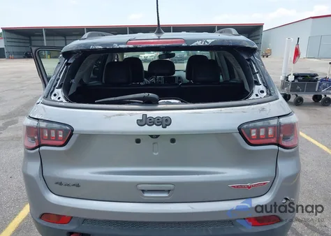 2019 Jeep Compass Trailhawk 4X4 из США, поврежденный, VIN 3C4NJDDB7KT667885